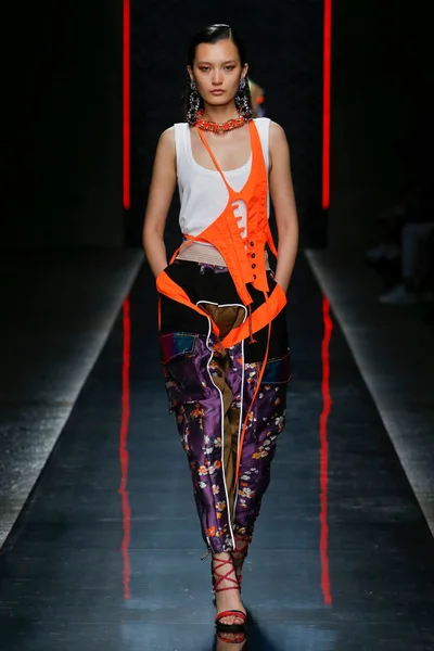 Look 26